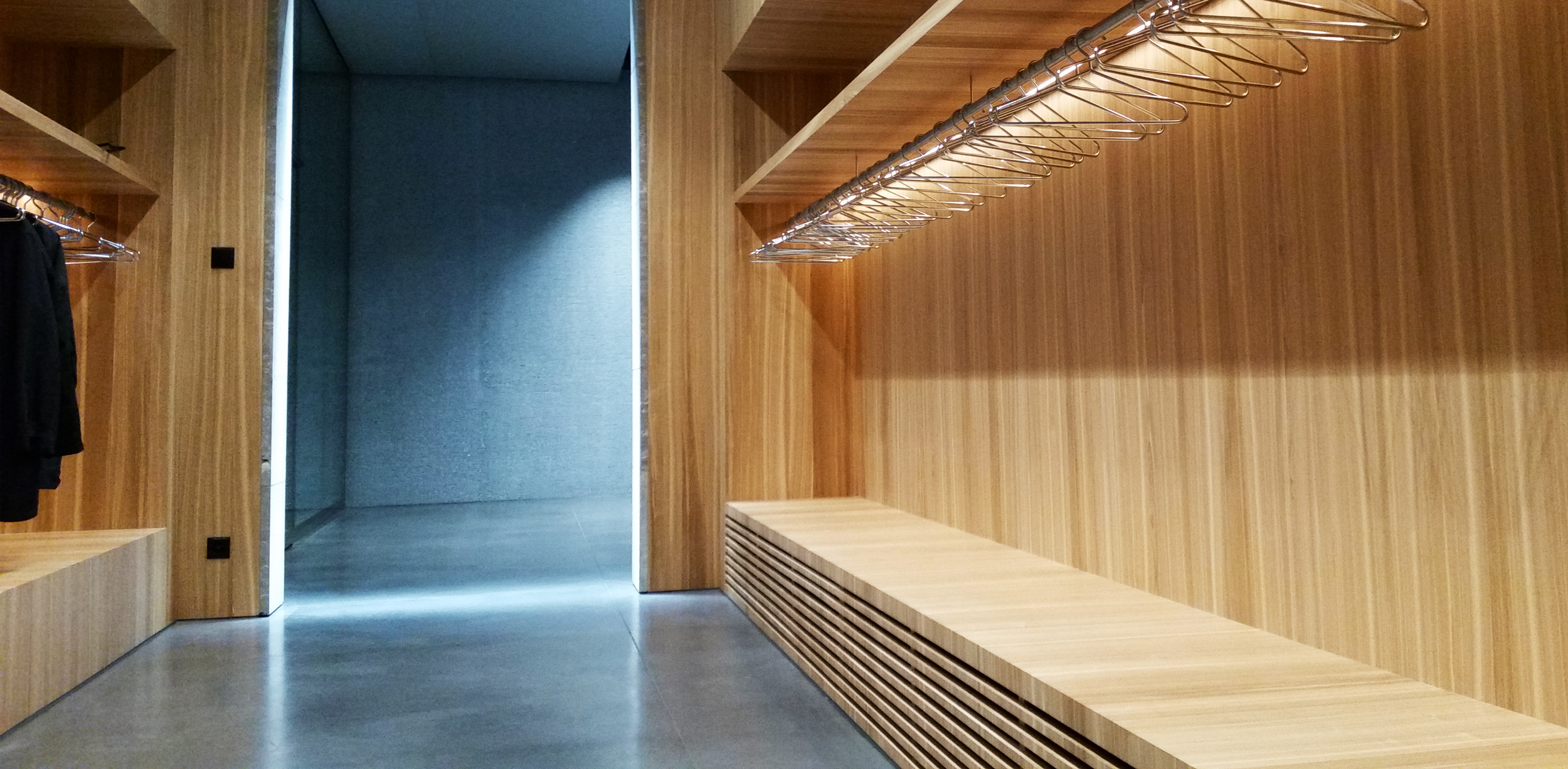 Gardarobe eines Verwaltungsgebäudes